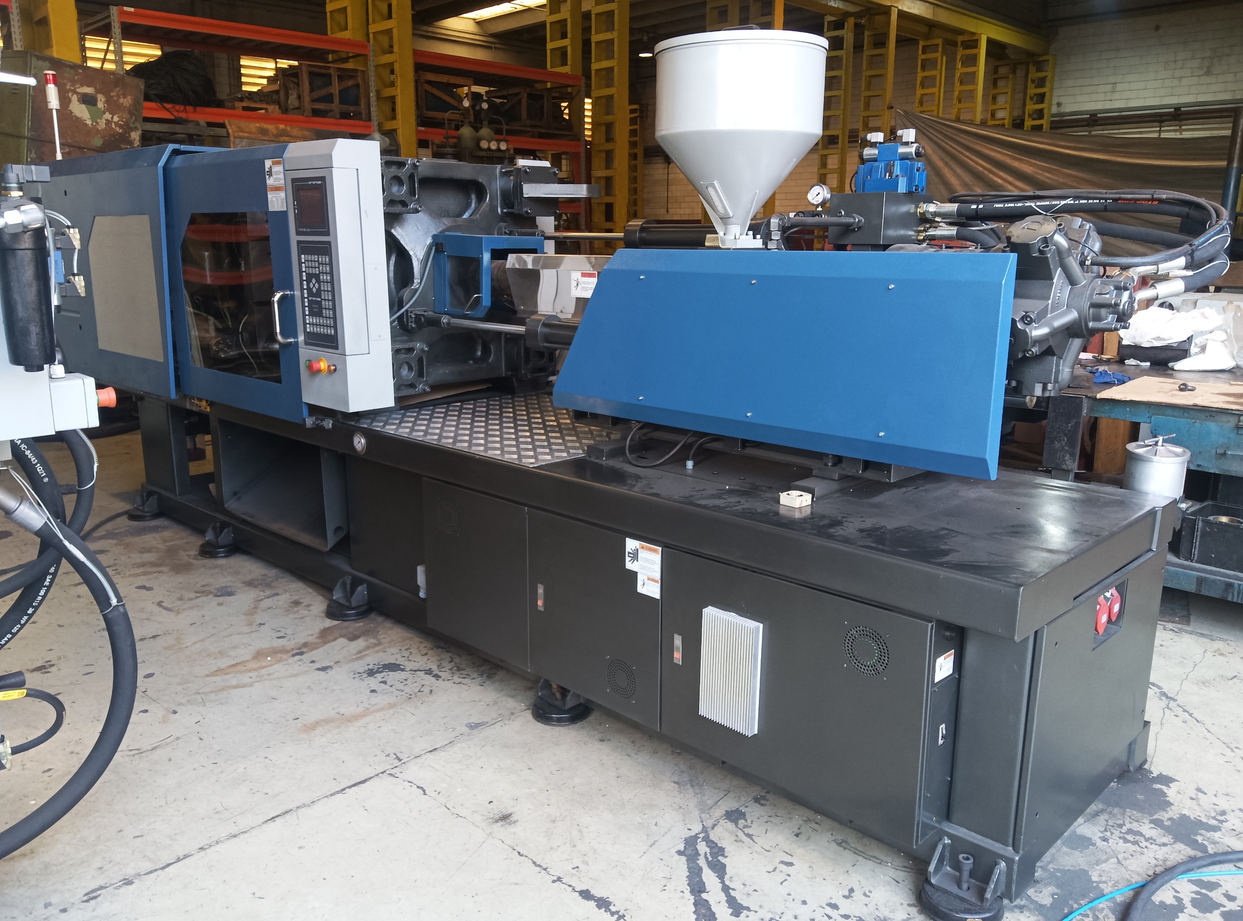 Injetora Diplomat Allpresse 260 tons - NOVA